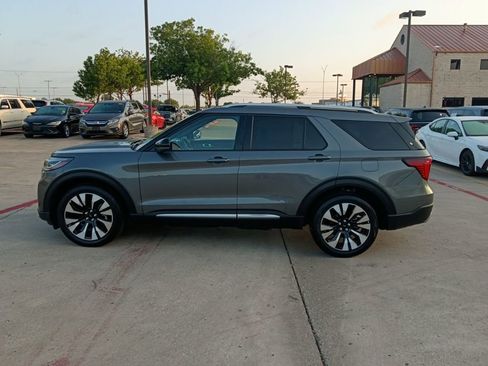 Used 2025 Ford Explorer Platinum w/ LUX Leather Package image 4