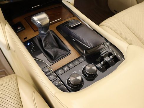 Used 2017 Lexus LX 570 4WD image 9