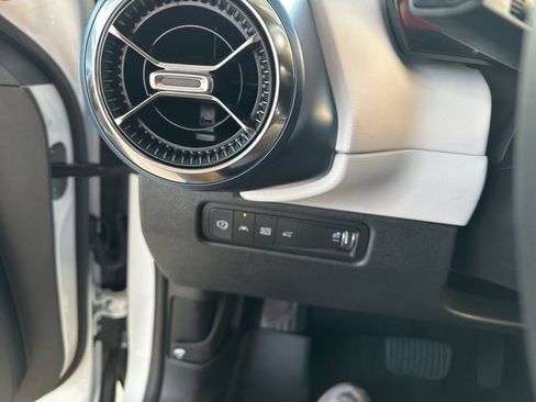 New 2026 Chevrolet Equinox EV LT image 25