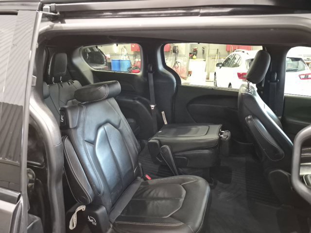 Used 2020 Chrysler Pacifica Touring-L AWD/4WD image 20