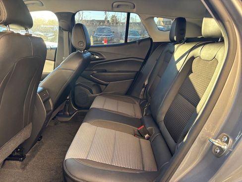 Used 2025 Chevrolet Trax LT image 25