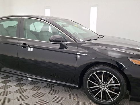 Certified 2024 Toyota Camry SE image 6