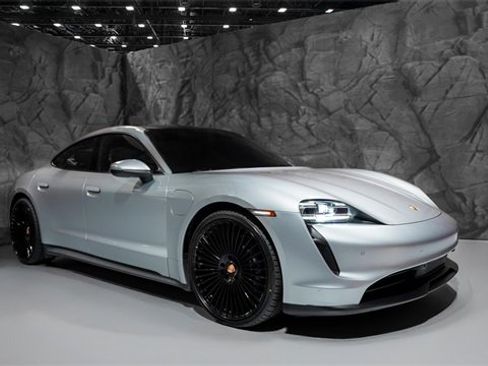 Used 2021 Porsche Taycan image 26