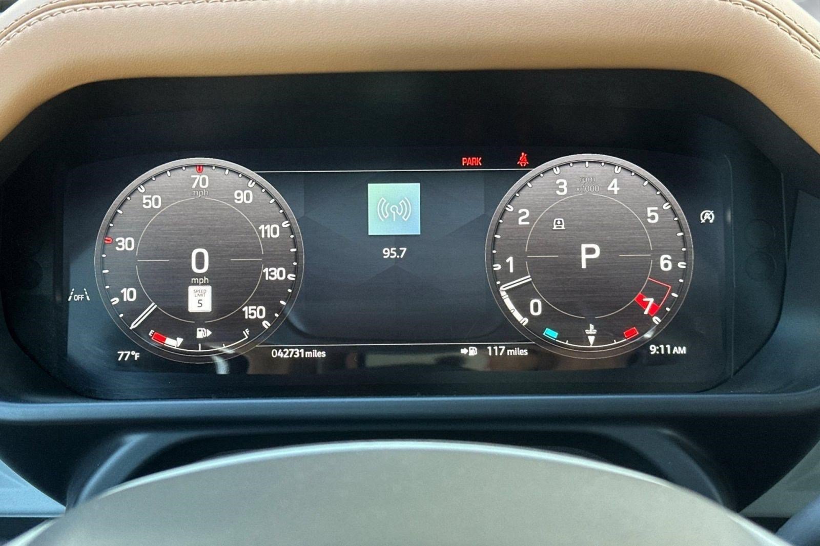 Used 2024 Land Rover Defender 130 X-Dynamic SE AWD/4WD image 25