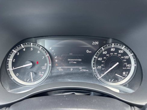 Used 2021 Toyota Highlander XLE FWD image 33