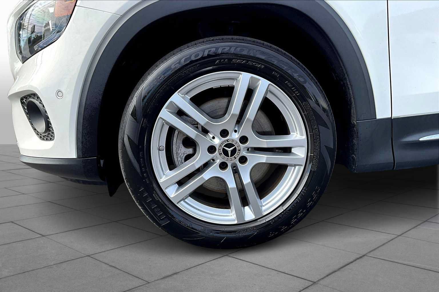 Used 2021 Mercedes-Benz GLB 250 4MATIC image 11