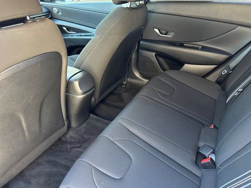 Used 2021 Hyundai Elantra SEL w/ Convenience Package FWD image 13