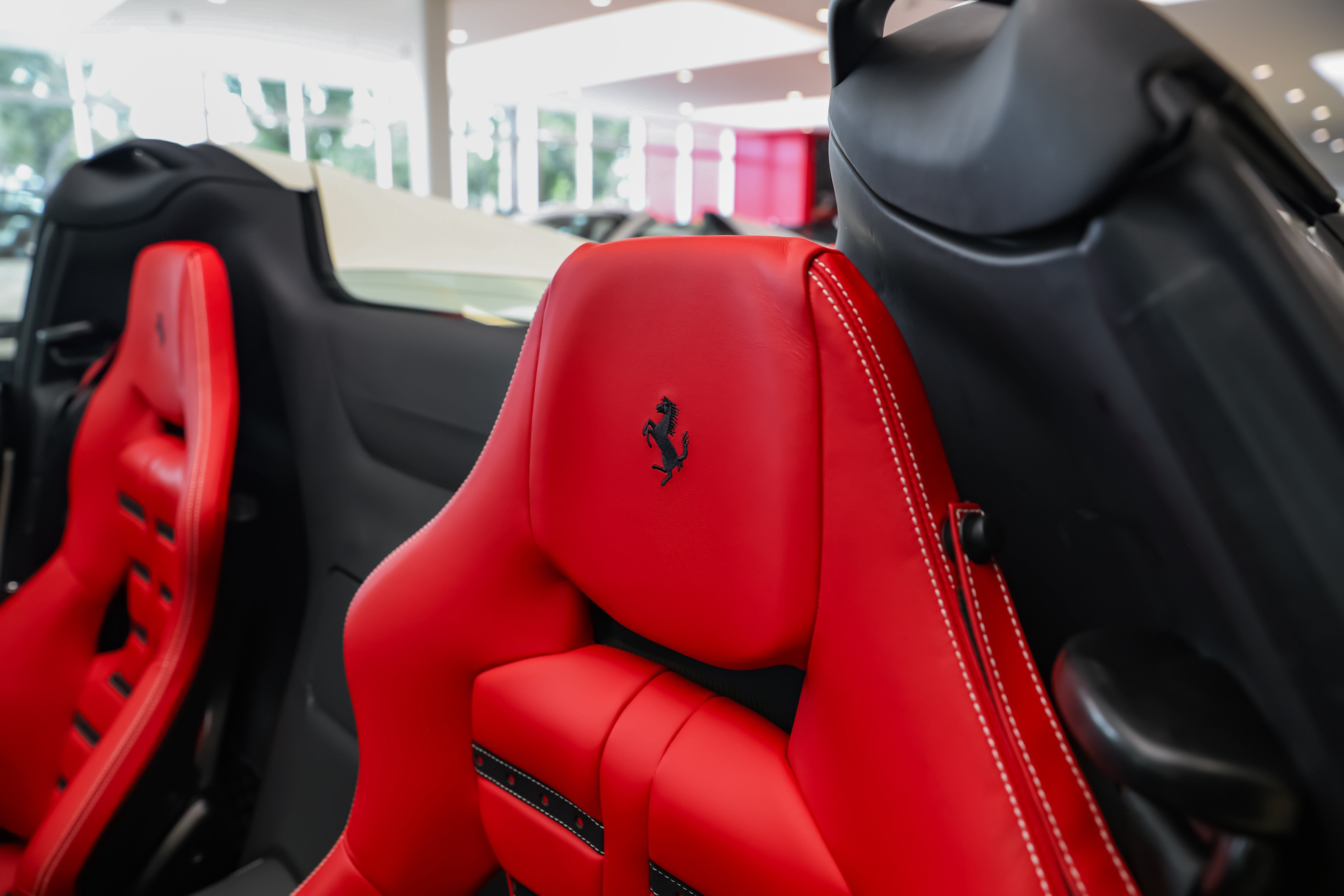 Used 2021 Ferrari 812 GTS RWD image 29