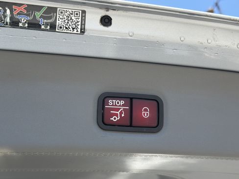 Used 2023 Mercedes-Benz Maybach GLS 600 4MATIC image 34