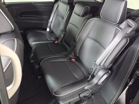 New 2026 Honda Odyssey Touring image 3