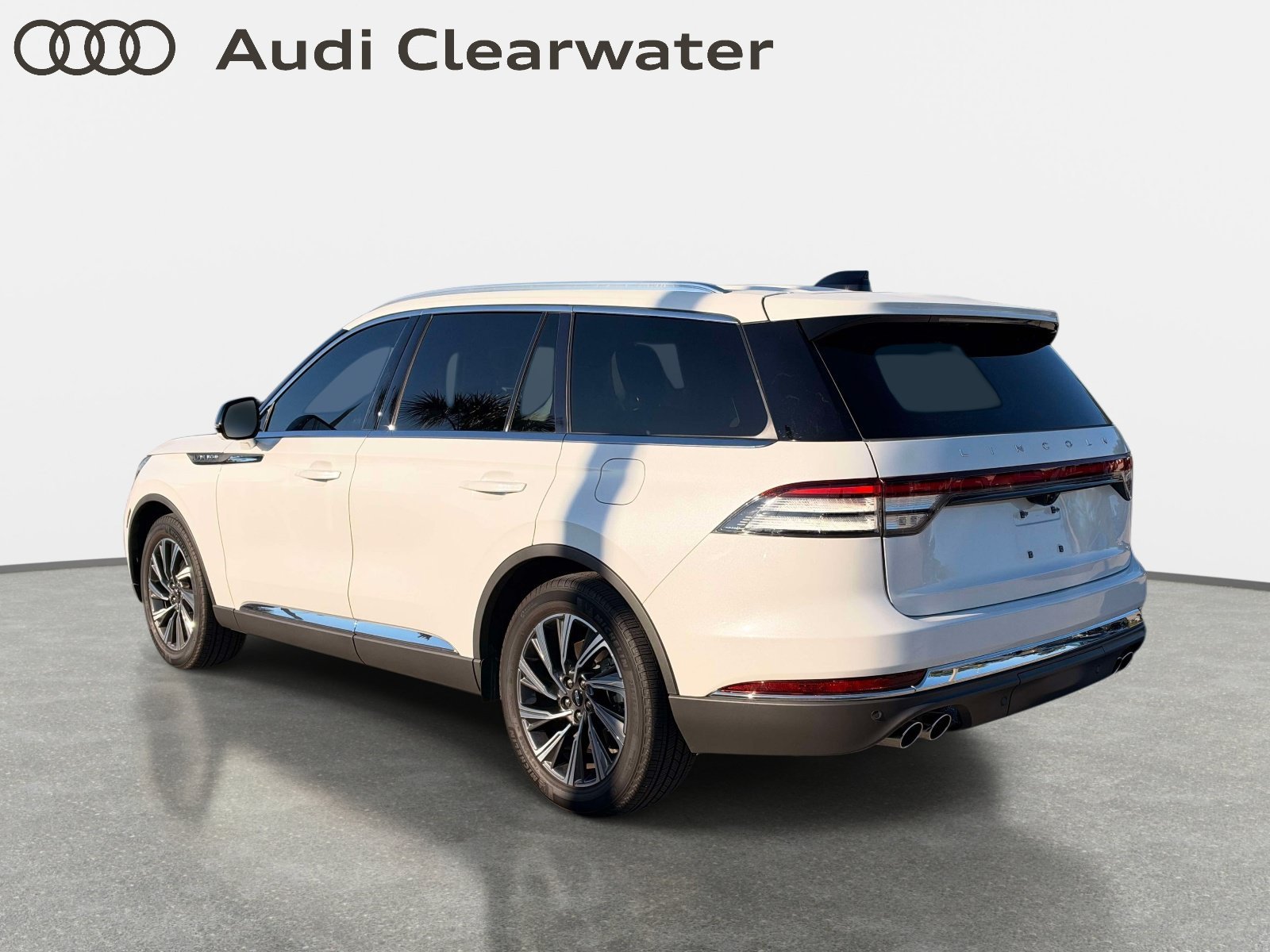 Used 2025 Lincoln Aviator 2WD w/ Equipment Group 101A image 2