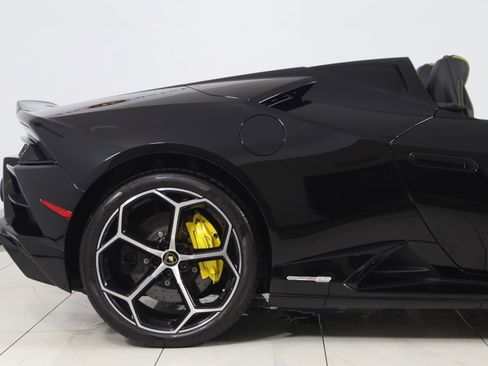 Used 2023 Lamborghini Huracan EVO image 75