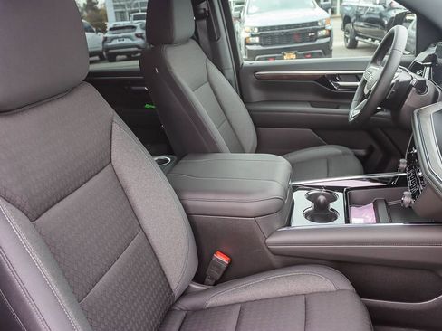 New 2026 Chevrolet Suburban LS image 15