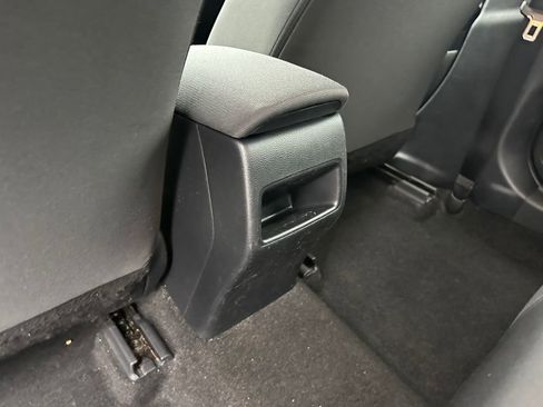 Used 2022 Toyota Corolla LE image 41