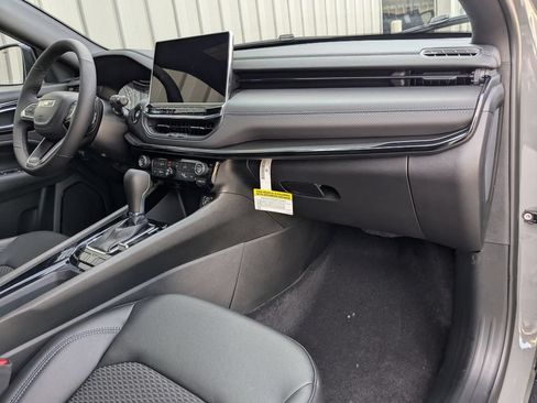 New 2026 Jeep Compass Latitude AWD/4WD image 25
