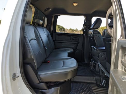 Used 2024 RAM 2500 Tradesman w/ Chrome Appearance Group image 39