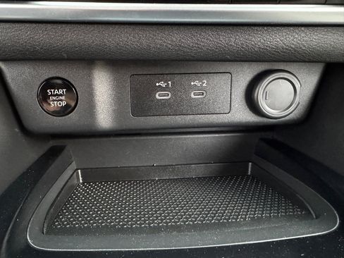 Used 2024 Nissan Rogue SV w/ SV Premium Package image 32