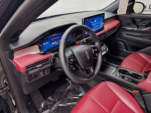 Used 2024 Lincoln Corsair Reserve image 9