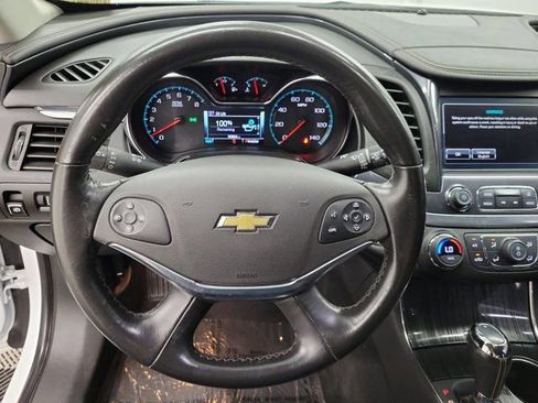 Used 2019 Chevrolet Impala LT FWD image 25