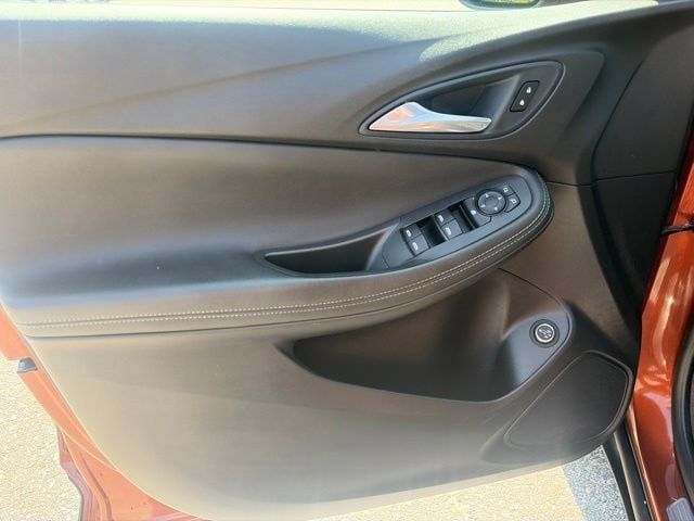 Used 2020 Buick Encore GX Select w/ Advanced Technology Package AWD/4WD image 10