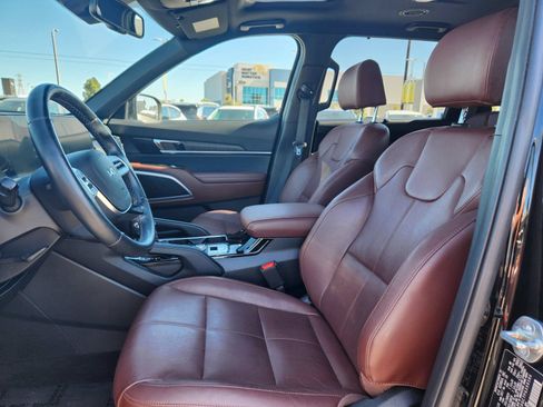 Used 2023 Kia Telluride EX w/ EX Captain's Chair Package AWD/4WD image 12