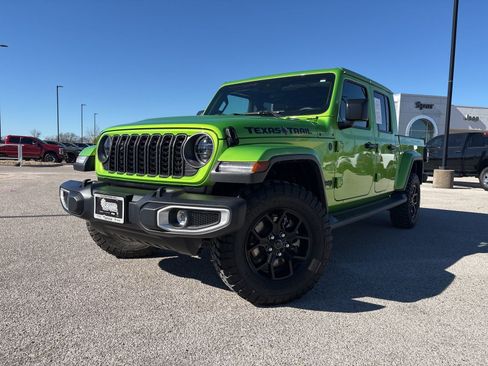 Used 2025 Jeep Gladiator Sport image 1