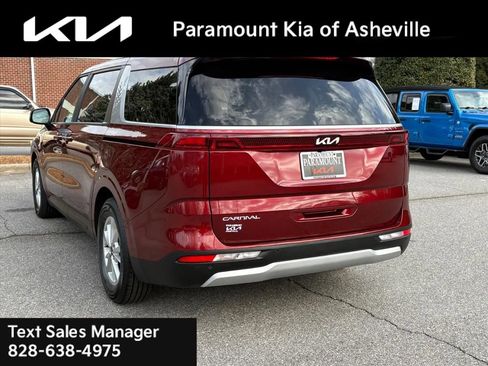 Used 2024 Kia Carnival LX image 4