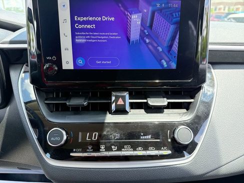 Used 2025 Toyota Corolla LE FWD image 21