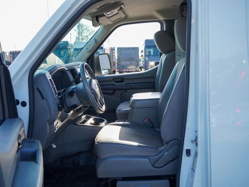 Used 2021 Nissan NV 2500 SV image 27