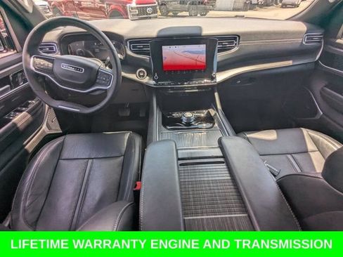 Used 2024 Jeep Wagoneer L Series II w/ Flexible Seating Group RWD image 17