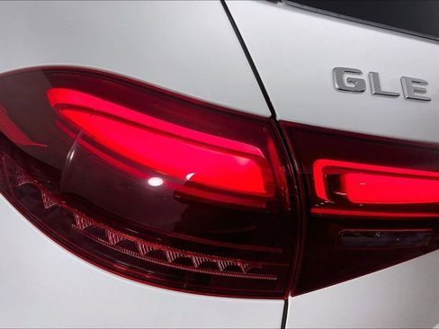 Certified 2025 Mercedes-Benz GLE 450e 4MATIC image 24