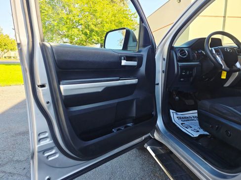 Used 2017 Toyota Tundra SR5 w/ SR5 Upgrade Package RWD image 13