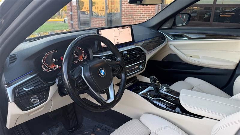 Used 2021 BMW 530i xDrive w/ Premium Package AWD/4WD image 28