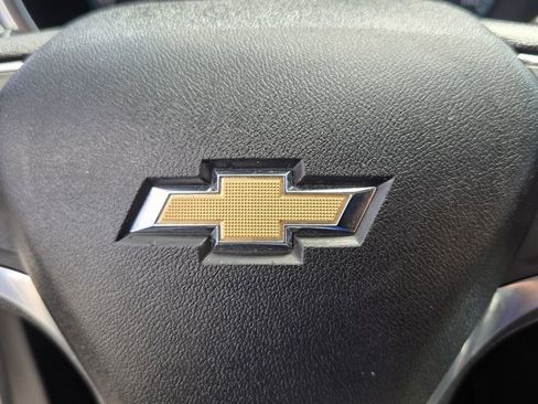 Used 2022 Chevrolet Equinox LS image 25