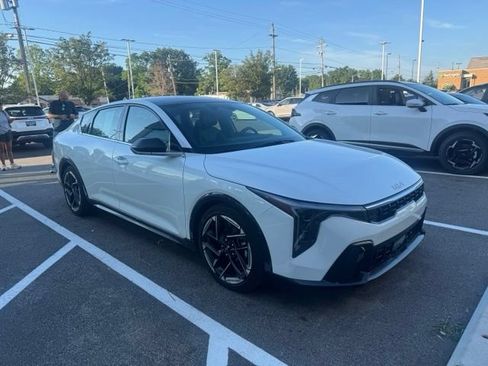 Certified 2025 Kia K4 GT-Line w/ GT-Line Sunroof Package FWD image 2