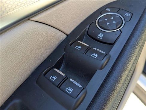 Used 2018 Ford Explorer XLT w/ Equipment Group 202A image 10