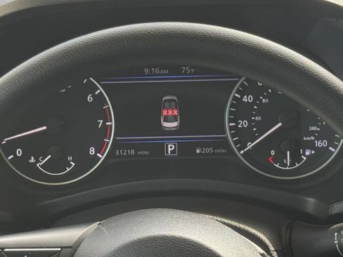 Used 2025 Nissan Sentra SV FWD image 39