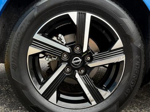 Used 2025 Nissan Sentra SV image 23