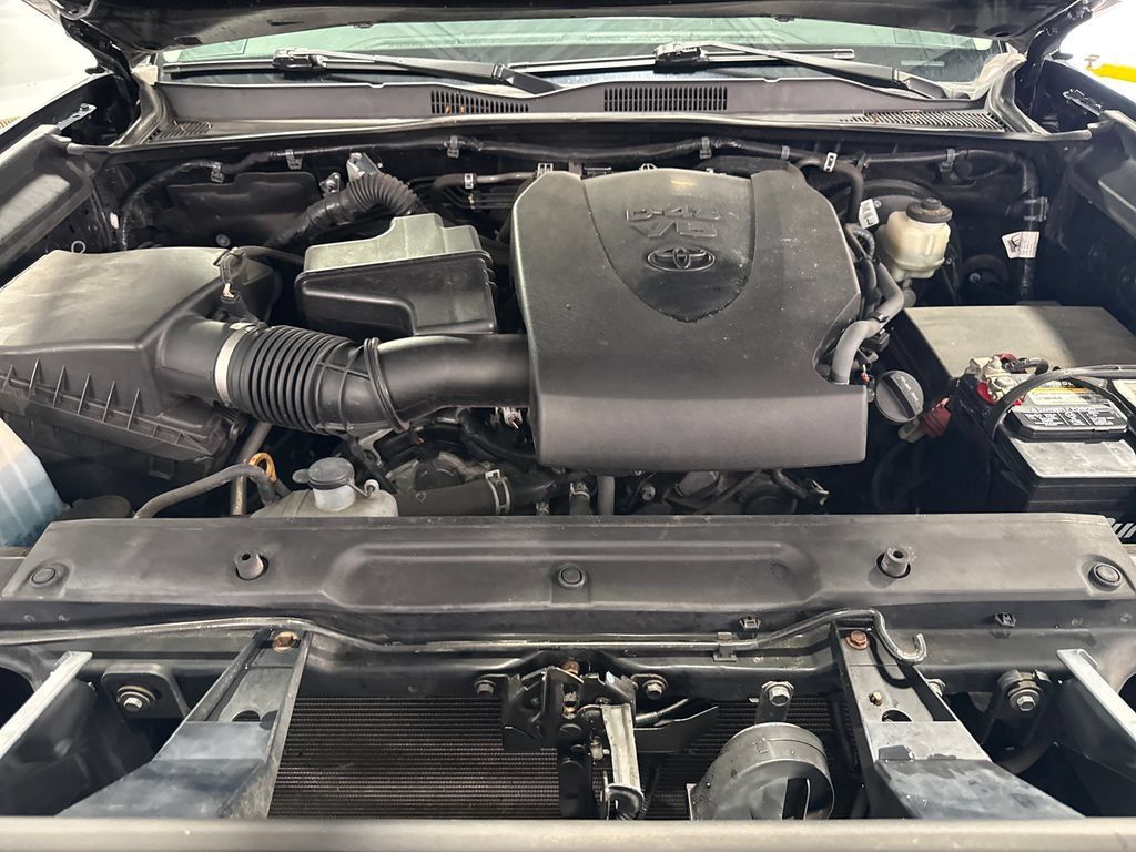 Used 2019 Toyota Tacoma SR5 RWD image 41