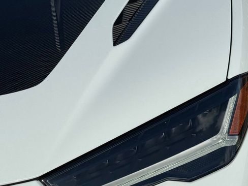 Used 2024 Lamborghini Urus Performante AWD/4WD image 9