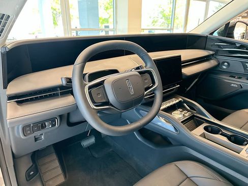 Used 2026 Lincoln Nautilus Premier w/ Equipment Group 102A image 10