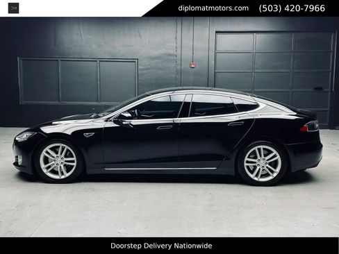Used 2015 Tesla Model S 70D AWD/4WD image 4