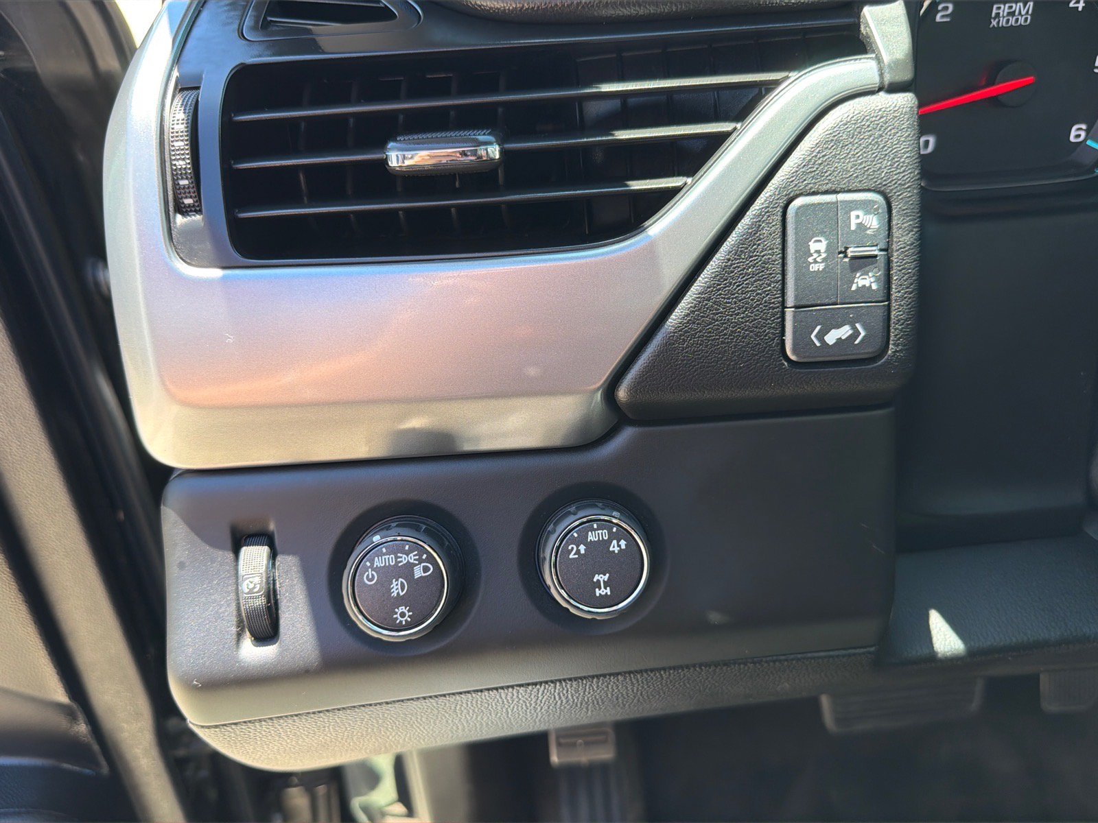 Used 2016 Chevrolet Suburban LT AWD/4WD image 13