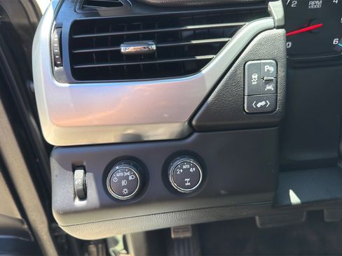 Used 2016 Chevrolet Suburban LT AWD/4WD image 13