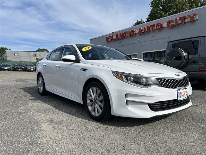 Used 2016 Kia Optima EX w/ Premium Package FWD image 3