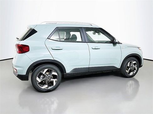 Certified 2025 Hyundai Venue SEL image 7
