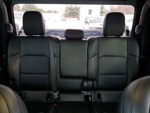 Used 2023 Jeep Gladiator Mojave w/ Cold Weather Group image 13