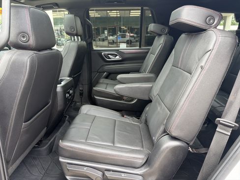 Used 2022 Chevrolet Tahoe RST w/ Luxury Package RWD image 18