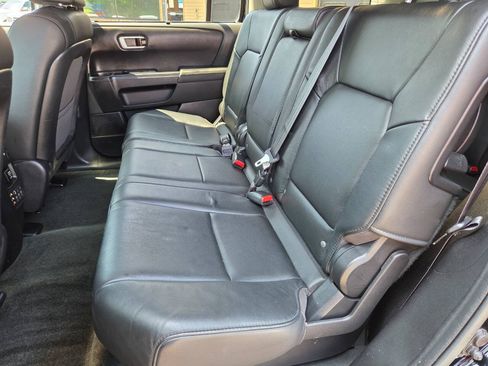 Used 2015 Honda Pilot Touring image 29