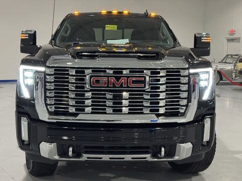 Used 2024 GMC Sierra 2500 Denali w/ Technology Package image 18